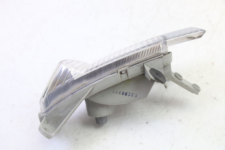 photo de INTERMITENTE DELANTERO IZQUIERDO SUZUKI BURGMAN 125 (2007 - 2014) - Detalles de los puntos de fijación