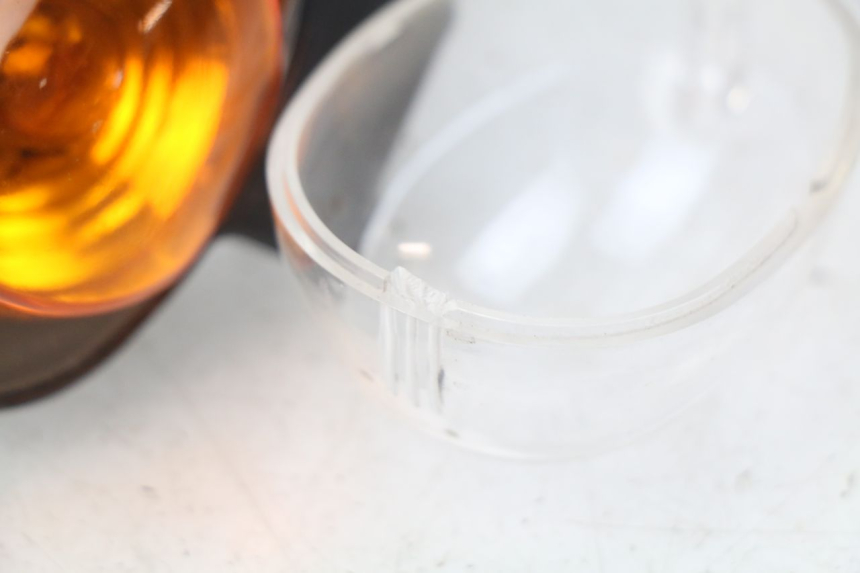 photo de INTERMITENTE DELANTERO IZQUIERDO YAMAHA BW'S 50 (2004 - 2017) - Detalles de los puntos de fijación