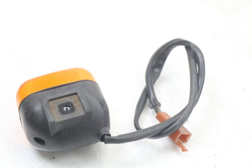 photo de DELANTERO IZQUIERDO INTERMITENTE YAMAHA BW'S BWS 125 (2010 - 2013) - Otra perspectiva