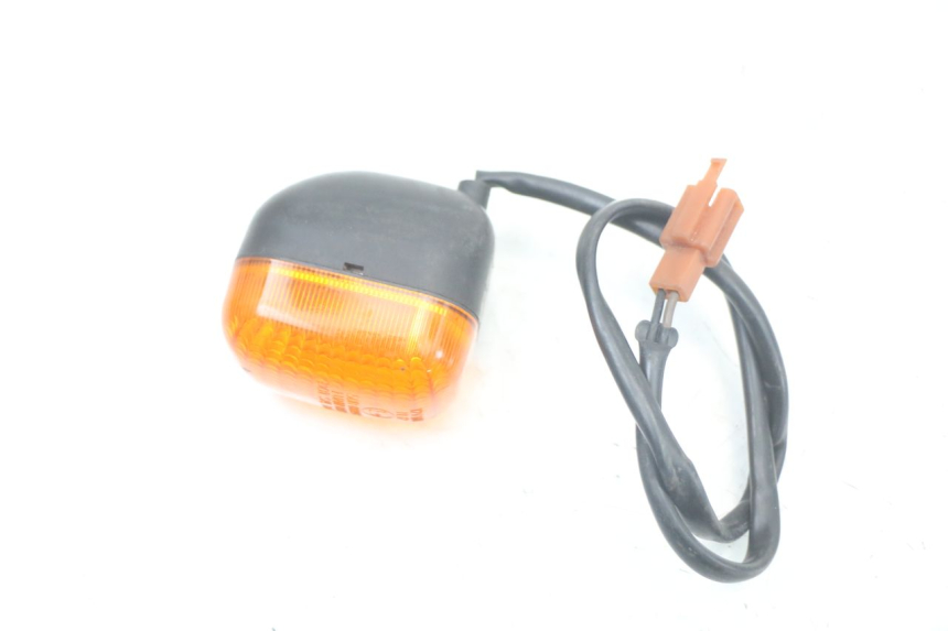 photo de DELANTERO IZQUIERDO INTERMITENTE YAMAHA BW'S BWS 125 (2010 - 2013) - Primer plano técnico