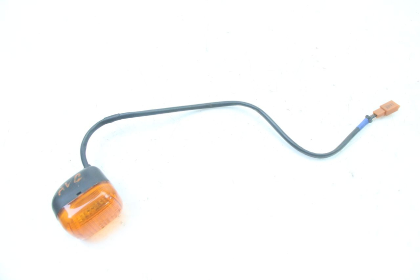 photo de DELANTERO IZQUIERDO INTERMITENTE YAMAHA BW'S BWS 125 (2010 - 2013) - Primer plano técnico