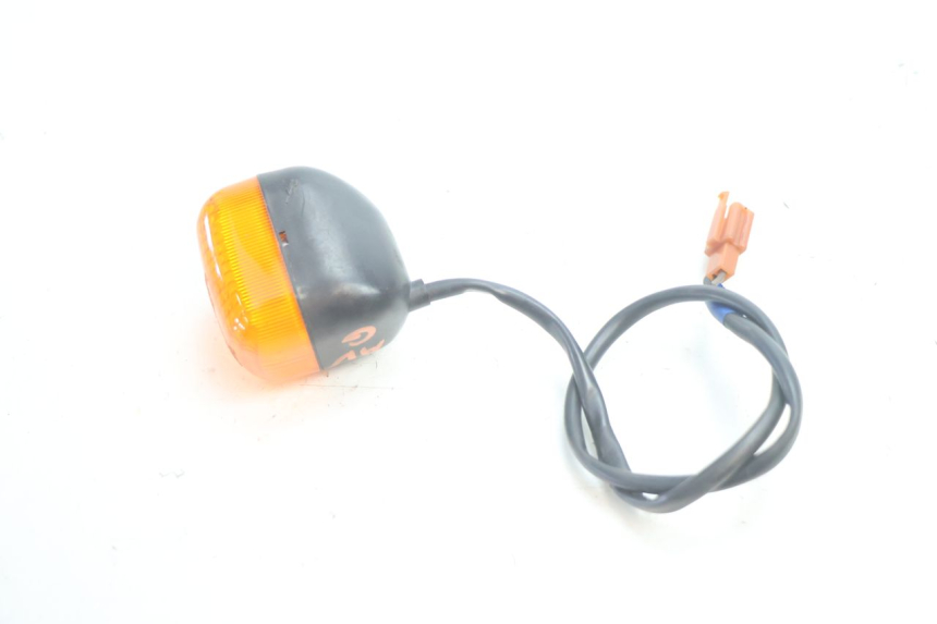 photo de DELANTERO IZQUIERDO INTERMITENTE YAMAHA BW'S BWS 125 (2010 - 2013) - Primer plano técnico