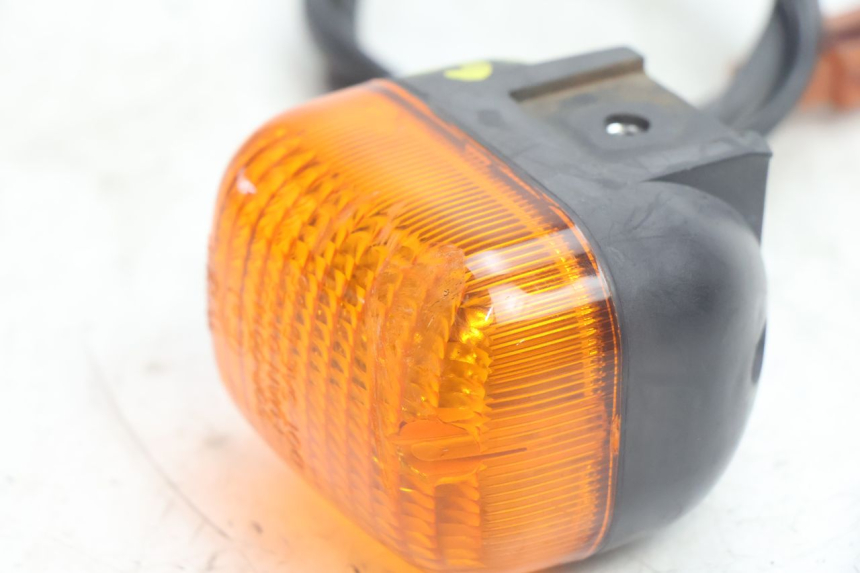 photo de DELANTERO IZQUIERDO INTERMITENTE YAMAHA BW'S BWS 125 (2010 - 2013) - Primer plano técnico