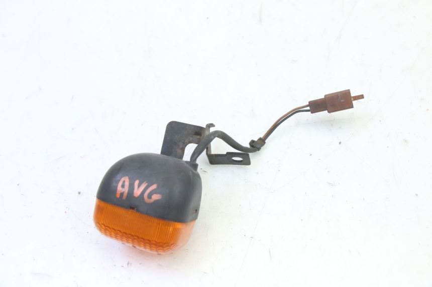 photo de DELANTERO IZQUIERDO INTERMITENTE YAMAHA BW'S 100 (1999 - 2002) - Primer plano técnico