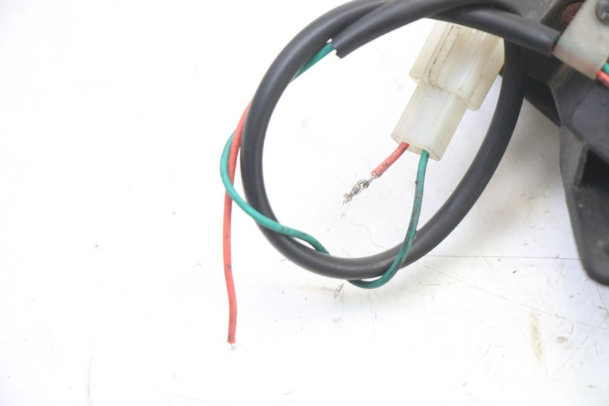 photo de DELANTERO IZQUIERDO INTERMITENTE ORCAL CAVARO 4T 50 (2019 - 2023) - Detalles de los puntos de fijación