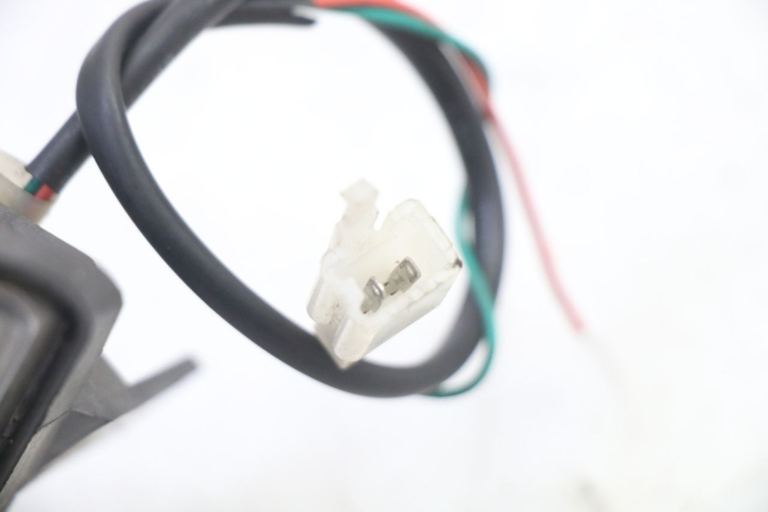 photo de DELANTERO IZQUIERDO INTERMITENTE ORCAL CAVARO 4T 50 (2019 - 2023) - Estado de la superficie y material