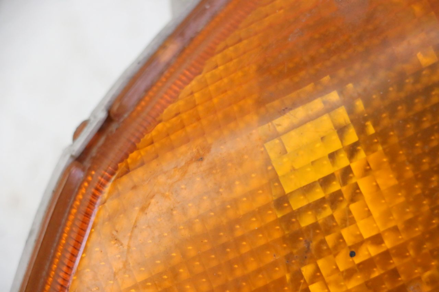 photo de DELANTERO IZQUIERDO INTERMITENTE HONDA CBR F SC25 1000 (1989 - 1992) - Detalle de la pieza