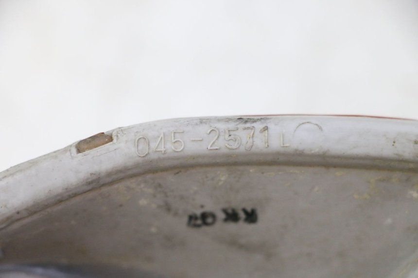 photo de DELANTERO IZQUIERDO INTERMITENTE HONDA CBR F SC25 1000 (1989 - 1992) - Primer plano técnico