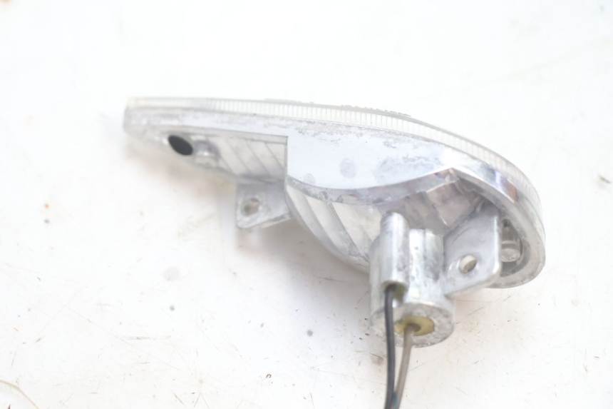 photo de DELANTERO IZQUIERDO INTERMITENTE TGB CITY RS 50 (2011 - 2016) - Primer plano técnico