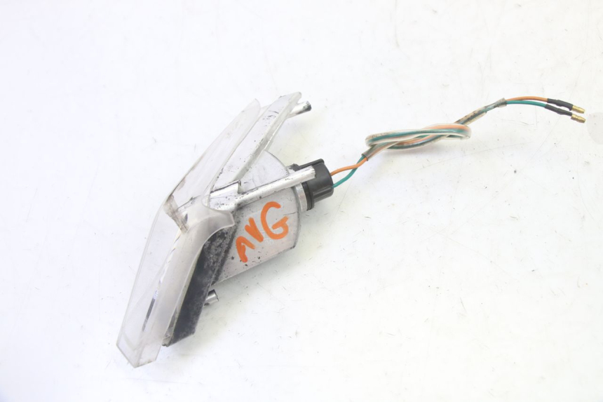 photo de INTERMITENTE DELANTERO IZQUIERDO SYM CROX 4T 50 (2016 - 2023) - Primer plano técnico