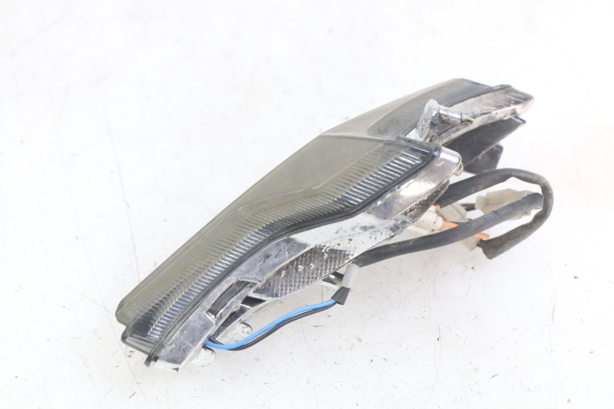 photo de INTERMITENTE DELANTERO IZQUIERDO EASY WATTS E-OPAI 1 (2019 - 2024) - Estado de la superficie y material