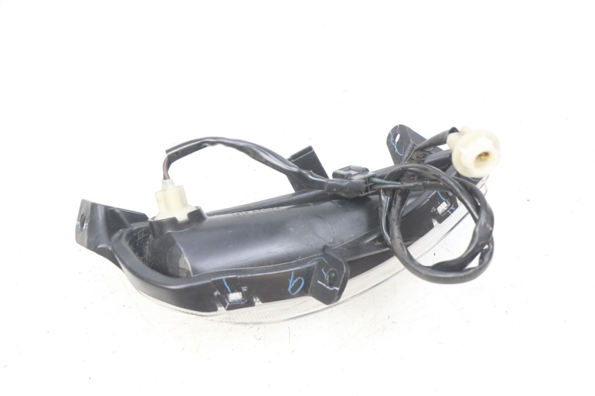 photo de DELANTERO IZQUIERDO INTERMITENTE YAMAHA D'ELIGHT DELIGHT 115 (2013 - 2017) - Primer plano técnico
