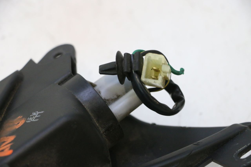 photo de DELANTERO IZQUIERDO INTERMITENTE KAWASAKI ER-6 ER6 N 650 (2005 - 2009) - Otra perspectiva