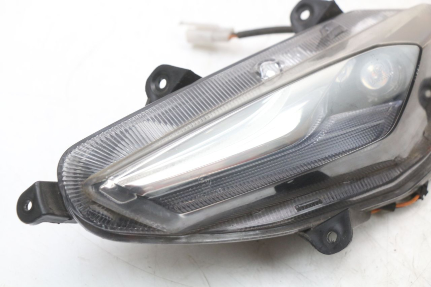 photo de INTERMITENTE DELANTERO IZQUIERDO JM MOTORS EVOLIS 4T 50 (2018 - 2022) - Otra perspectiva