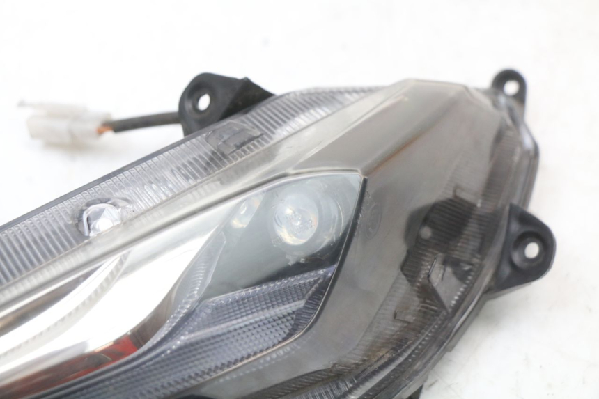 photo de INTERMITENTE DELANTERO IZQUIERDO JM MOTORS EVOLIS 4T 50 (2018 - 2022) - Primer plano técnico