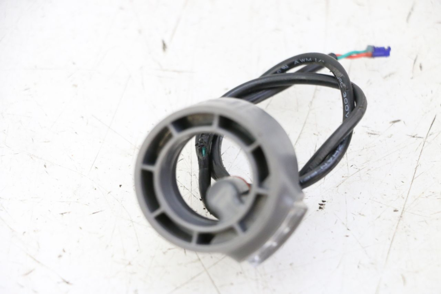 photo de INTERMITENTE DELANTERO IZQUIERDO SEGWAY NINEBOT F65I 1 - Otra perspectiva