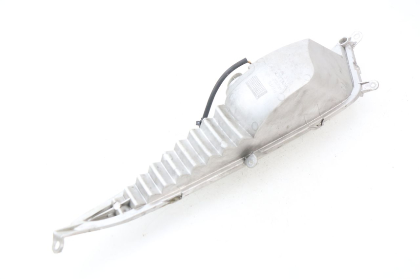 photo de INTERMITENTE DELANTERO IZQUIERDO HONDA FES PANTHEON 125 (2003 - 2007) - Estado de la superficie y material