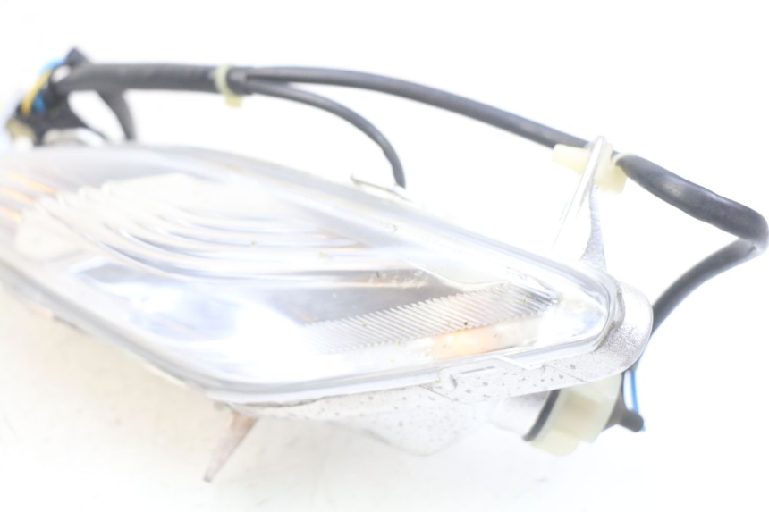 photo de INTERMITENTE DELANTERO IZQUIERDO PIAGGIO FLY 4T 50 (2013 - 2017) - Zoom estado de uso