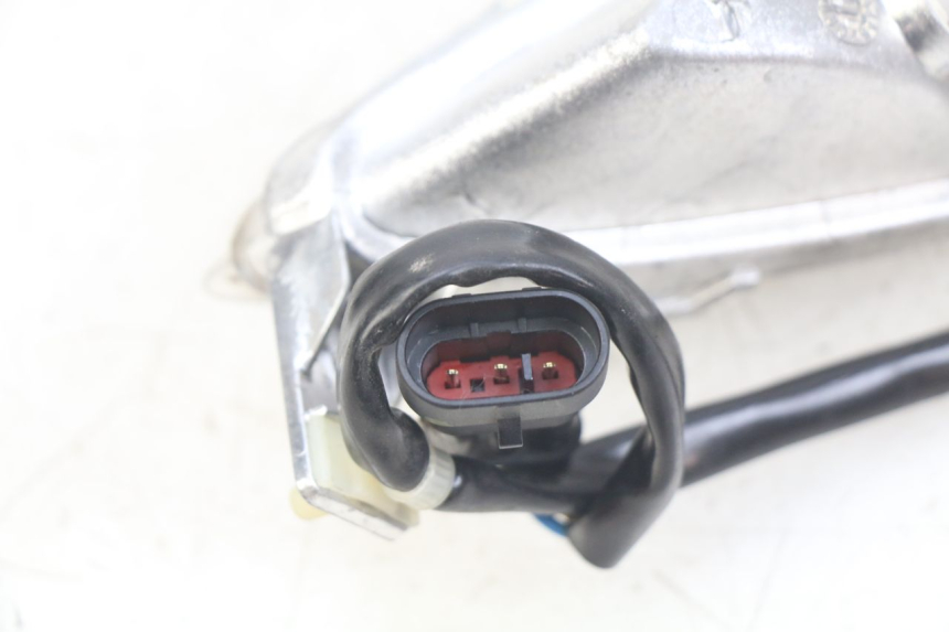 photo de INTERMITENTE DELANTERO IZQUIERDO PIAGGIO FLY 4T 50 (2013 - 2017) - Otra perspectiva