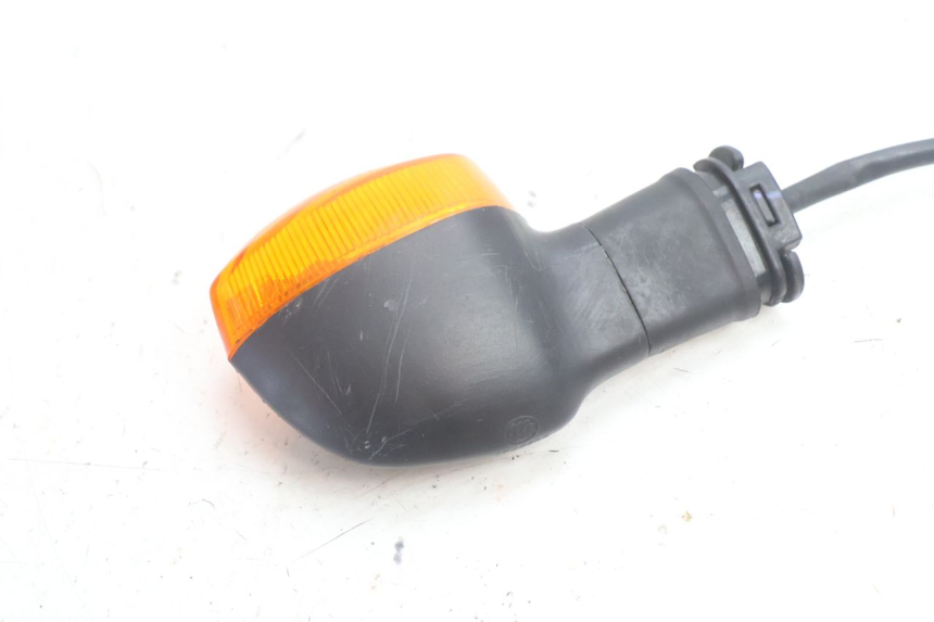 photo de DELANTERO IZQUIERDO INTERMITENTE YAMAHA FZ8 800 (2010 - 2016) - Primer plano técnico