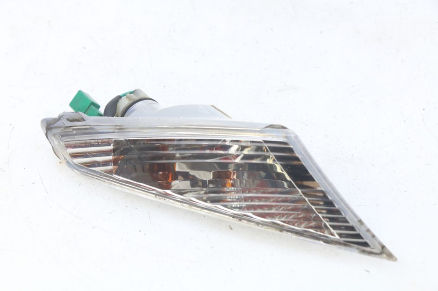 photo de INTERMITENTE DELANTERO IZQUIERDO PEUGEOT GEOPOLIS 400 (2007 - 2013) - Otra perspectiva