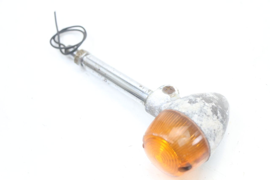 photo de DELANTERO IZQUIERDO INTERMITENTE SUZUKI GN 125 (1997 - 2000) - Otra perspectiva