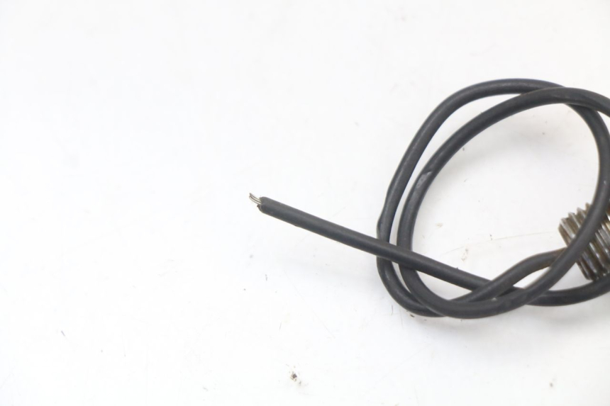 photo de DELANTERO IZQUIERDO INTERMITENTE SUZUKI GN 125 (1997 - 2000) - Detalles de los puntos de fijación