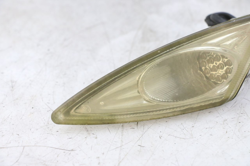 photo de DELANTERO IZQUIERDO INTERMITENTE GOES WIKI 125 (2010 - 2015) - Detalles de los puntos de fijación