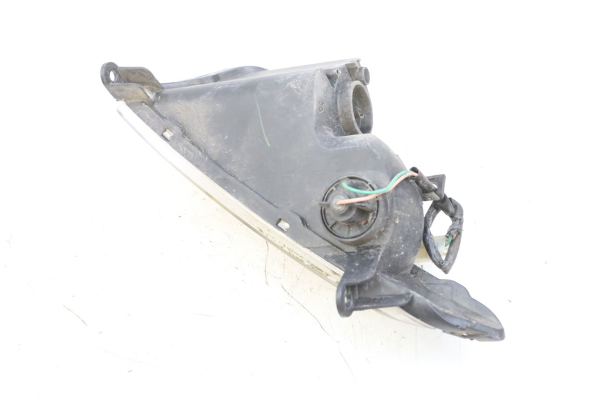 photo de DELANTERO IZQUIERDO INTERMITENTE SYM GTS EVO 125 (2009 - 2013) - Detalles de los puntos de fijación