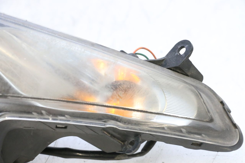 photo de DELANTERO IZQUIERDO INTERMITENTE SYM GTS EVO 125 (2009 - 2013) - Zoom estado de uso