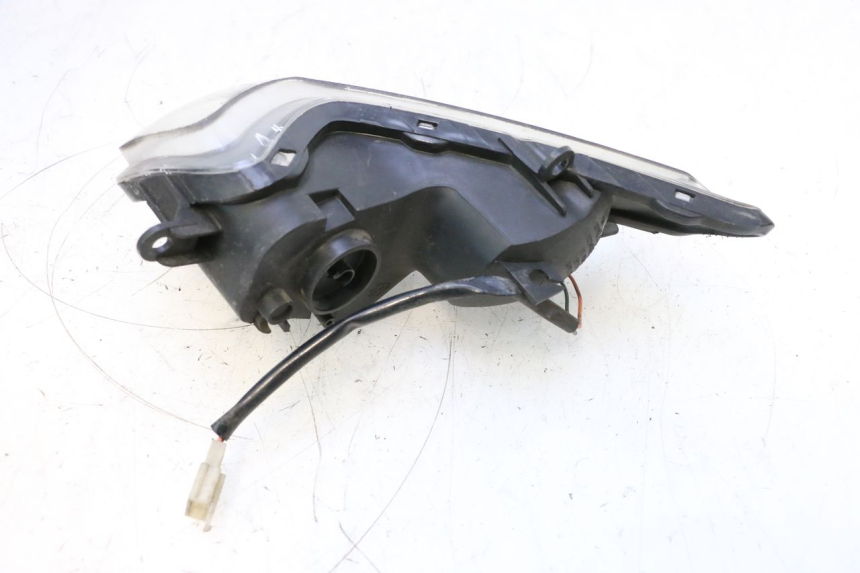 photo de DELANTERO IZQUIERDO INTERMITENTE SYM GTS EVO 125 (2009 - 2013) - Otra perspectiva
