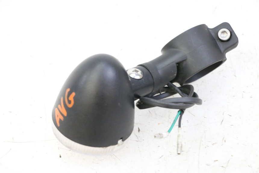 photo de DELANTERO IZQUIERDO INTERMITENTE KEEWAY K-LIGHT KLIGHT 125 (2018 - 2025) - Primer plano técnico