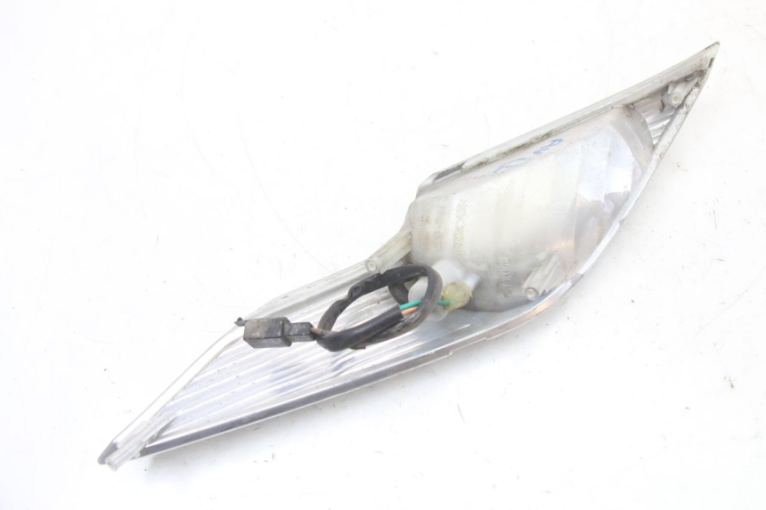 photo de INTERMITENTE DELANTERO IZQUIERDO KYMCO DINK 4T 50 (2007 - 2018) - Primer plano técnico