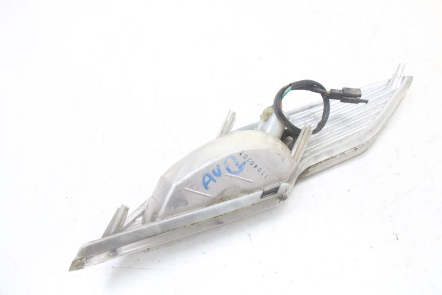 photo de INTERMITENTE DELANTERO IZQUIERDO KYMCO DINK 4T 50 (2007 - 2018) - Estado de la superficie y material