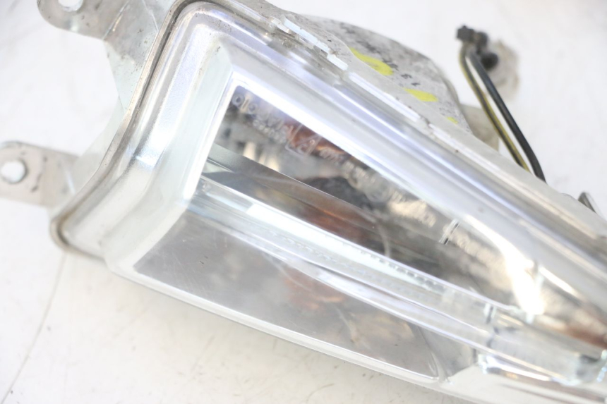 photo de INTERMITENTE DELANTERO IZQUIERDO PIAGGIO LIBERTY IGET 4T 50 (2015 - 2020) - Otra perspectiva