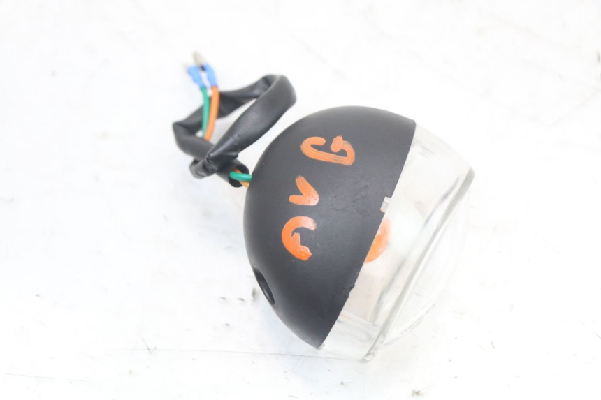 photo de DELANTERO IZQUIERDO INTERMITENTE MASH LEGEND'R 4T 50 (2021 - 2025) - Primer plano técnico