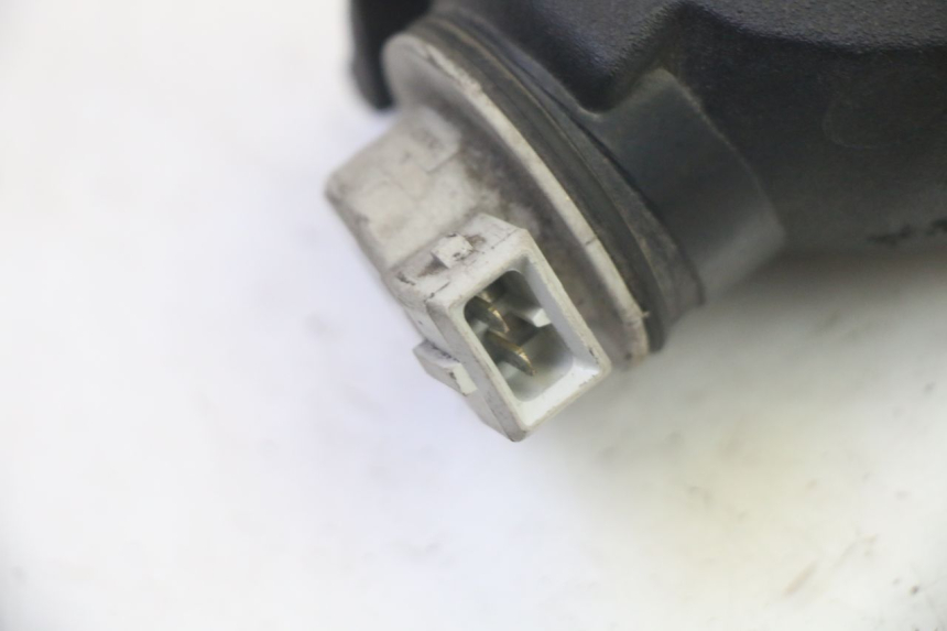 photo de DELANTERO IZQUIERDO INTERMITENTE PIAGGIO MP3 125 (2006 - 2014) - Primer plano técnico