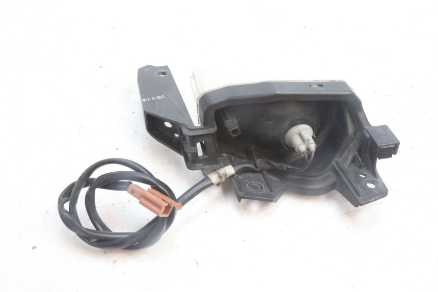 photo de DELANTERO IZQUIERDO INTERMITENTE YAMAHA N-MAX NMAX 125 (2021 - 2024) - Vista general del producto