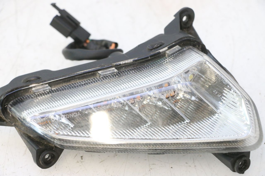 photo de DELANTERO IZQUIERDO INTERMITENTE KYMCO LIKE 4T 50 (2019 - 2025) - Detalle de la pieza