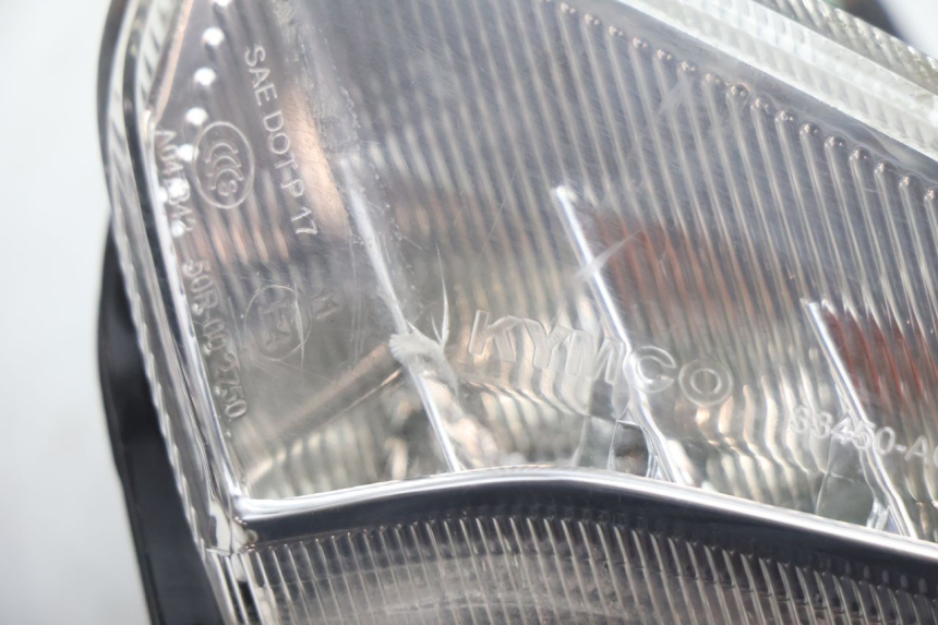 photo de DELANTERO IZQUIERDO INTERMITENTE KYMCO LIKE 4T 50 (2019 - 2025) - Detalle de la pieza