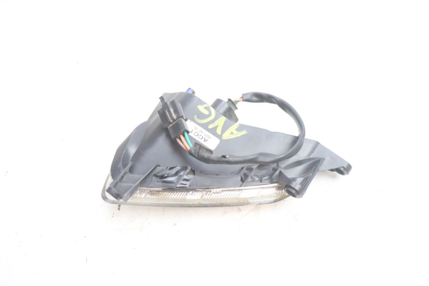 photo de DELANTERO IZQUIERDO INTERMITENTE KYMCO LIKE 4T 50 (2019 - 2025) - Primer plano técnico