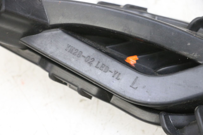 photo de DELANTERO IZQUIERDO INTERMITENTE JM MOTORS OLDIES GT 4T 50 (2018 - 2025) - Zoom estado de uso