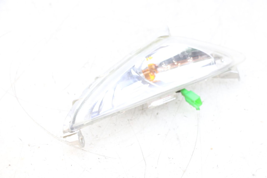 photo de DELANTERO IZQUIERDO INTERMITENTE SYM ORBIT 2 4T 50 (2008 - 2017) - Primer plano técnico