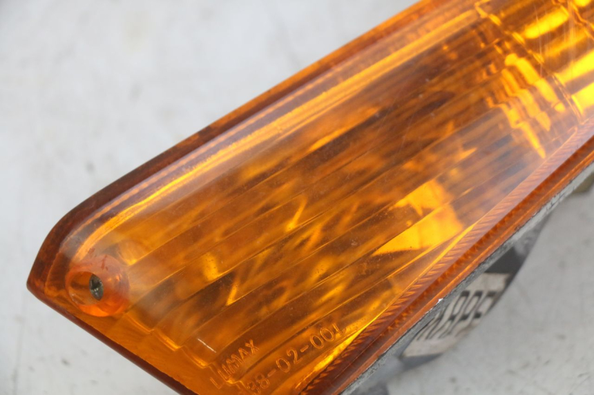 photo de INTERMITENTE DELANTERO IZQUIERDO HONDA SCV LEAD 100 (2003 - 2007) - Zoom estado de uso