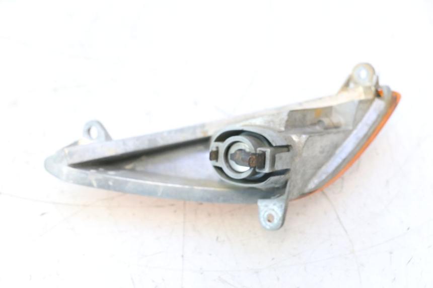 photo de DELANTERO IZQUIERDO INTERMITENTE HONDA SH 125 (2001 - 2003) - Primer plano técnico