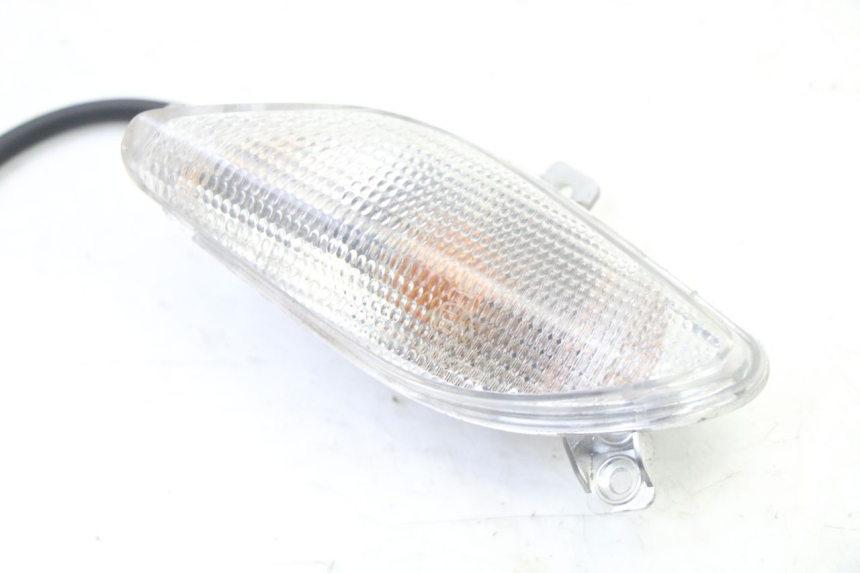 photo de DELANTERO IZQUIERDO INTERMITENTE APRILIA SR 2T 50 (2018 - 2022) - Detalle de la pieza