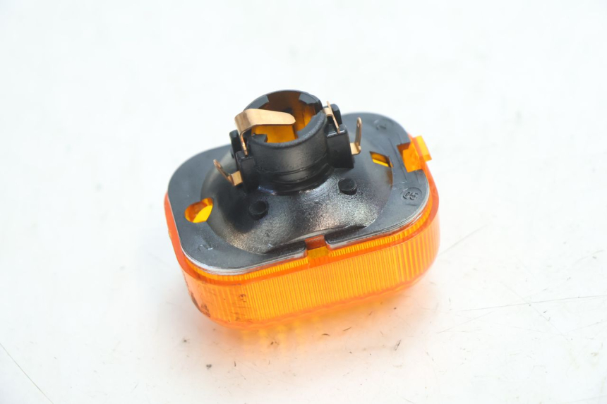 photo de DELANTERO IZQUIERDO INTERMITENTE DUCATI SS IE DS CARENEE 1000 (2002 - 2006) - Detalles de los puntos de fijación
