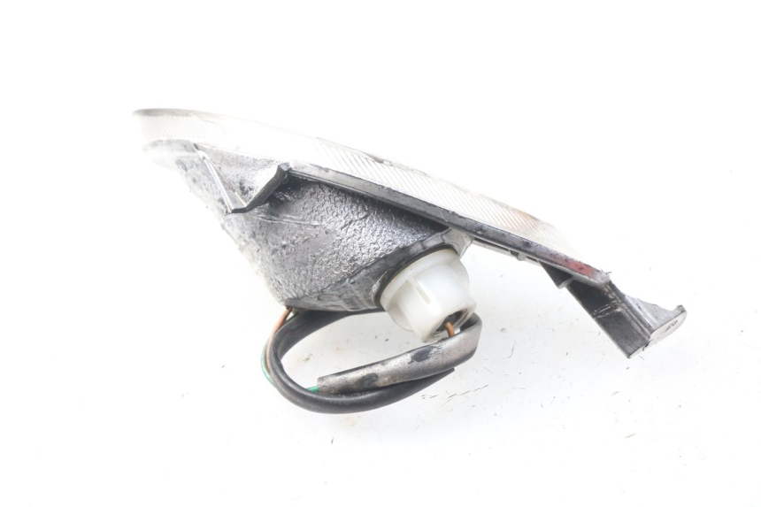 photo de DELANTERO IZQUIERDO INTERMITENTE JM MOTORS SUNNY 50 (2017 - 2020) - Detalles de los puntos de fijación