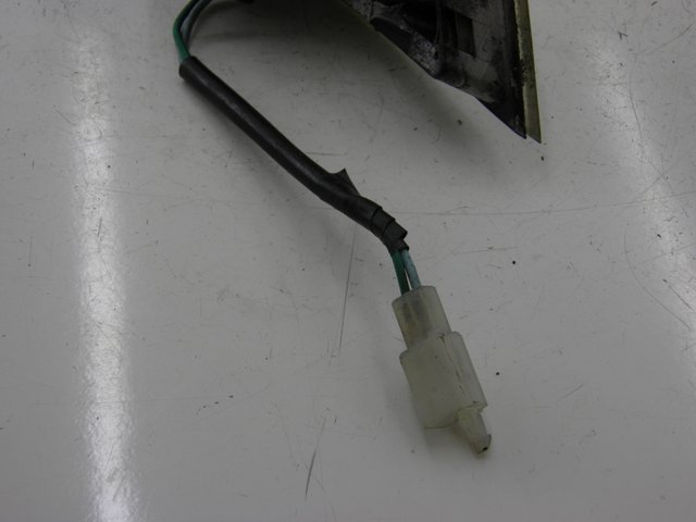 photo de DELANTERO IZQUIERDO INTERMITENTE SYM MIO 50 (2005 - 2010) - Otra perspectiva