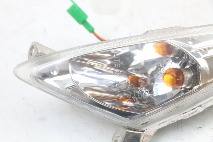 photo de DELANTERO IZQUIERDO INTERMITENTE SYM ORBIT 2 4T 50 (2018 - 2022) - Detalle de la pieza